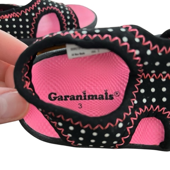 Kids Shoes Size 3 Bundle of 4 Sandals Water Shoes - Picture 8 of 16